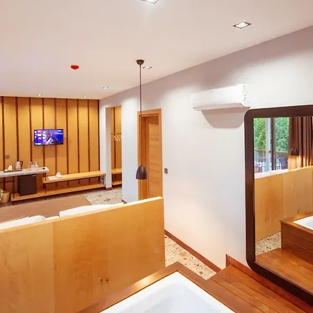 Hotel Arwen 3*